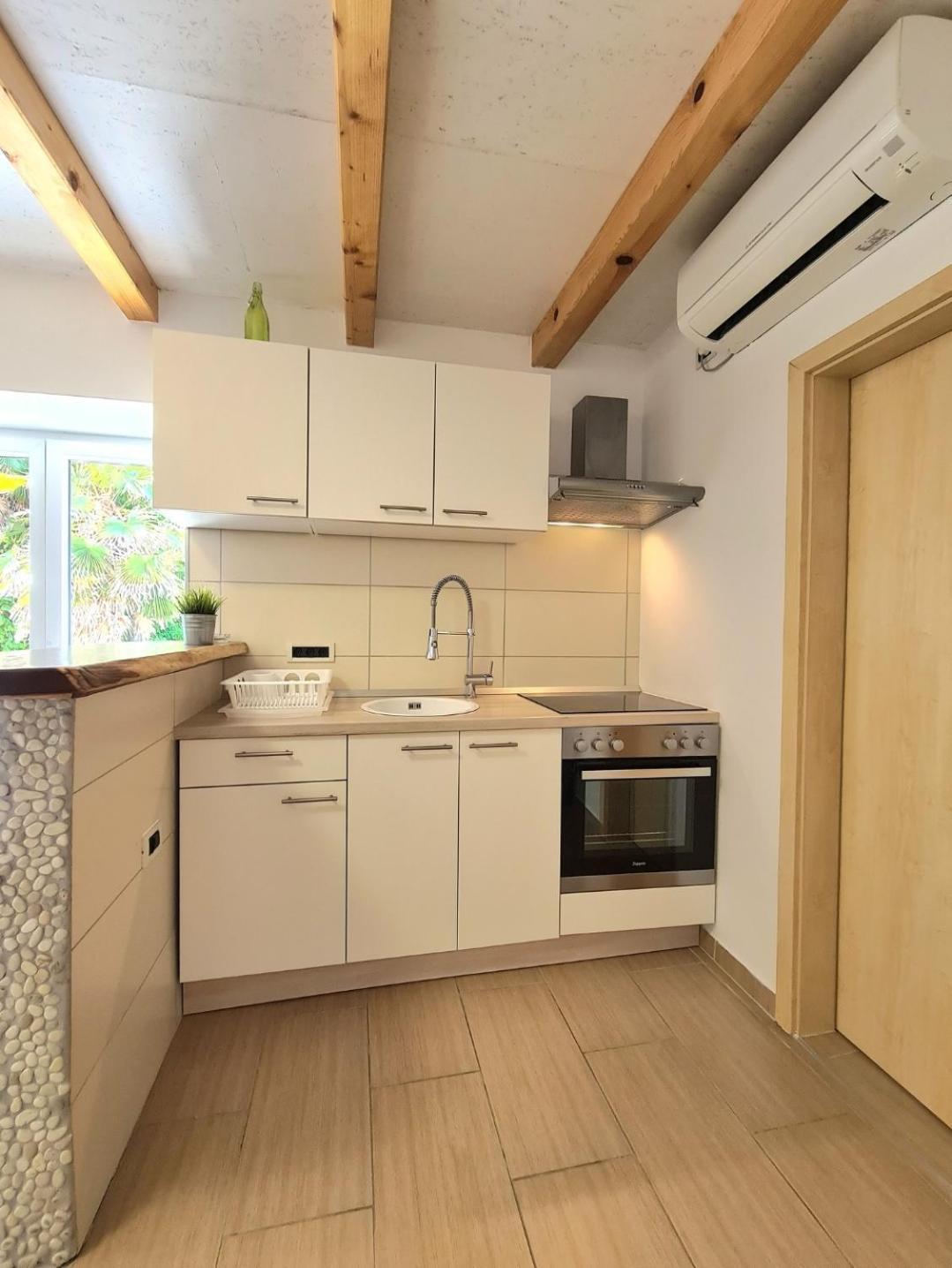 Apartments Sveti Ivan Mošćenička Draga Kamer foto